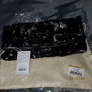 Deux Lux Black Daisy Fold Clutch